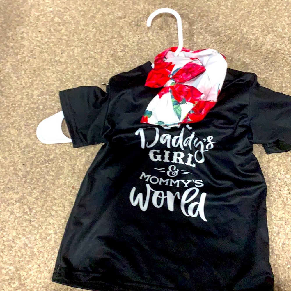 12 to 18 months daddy’s girl, mommy’s world bummy set. With bow